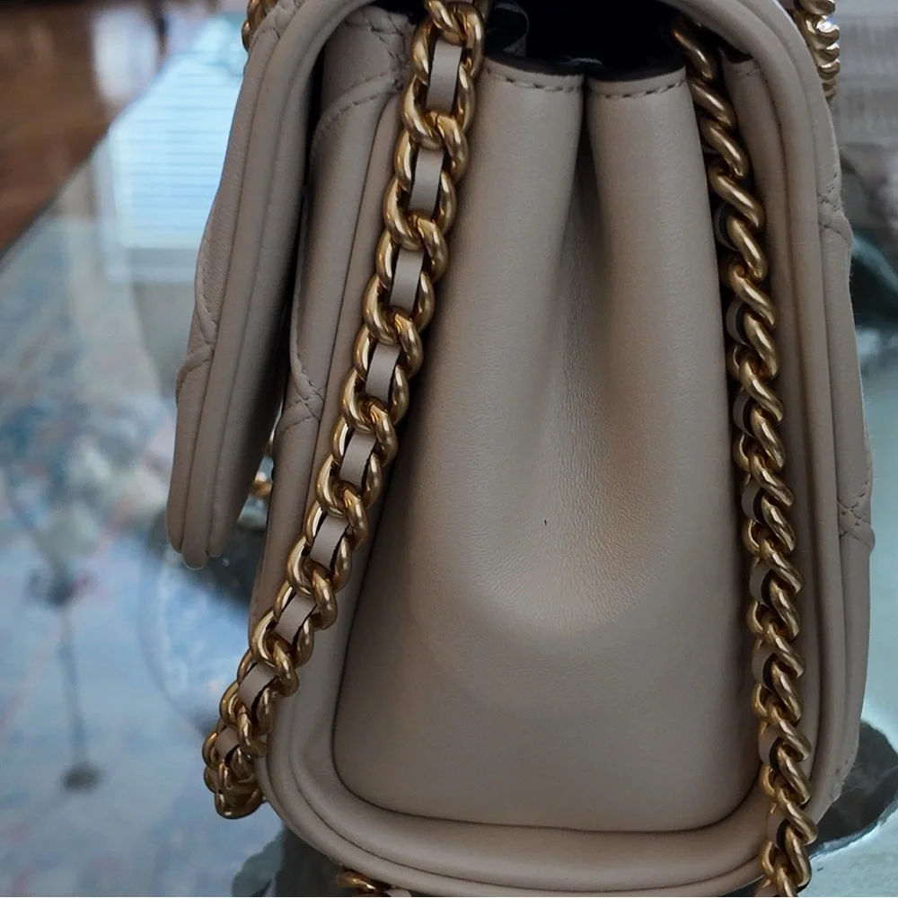 Tory Burch Quilted Shoulder Bag in Cream with Gold Chain